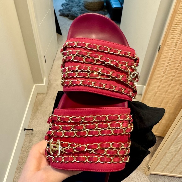 SOLD x CHANEL▪️Tropiconic Gold Logo Charm Chain Slides - Picture 9 of 10